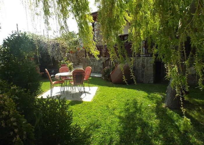 The Pomegranate's House Ephtagonia